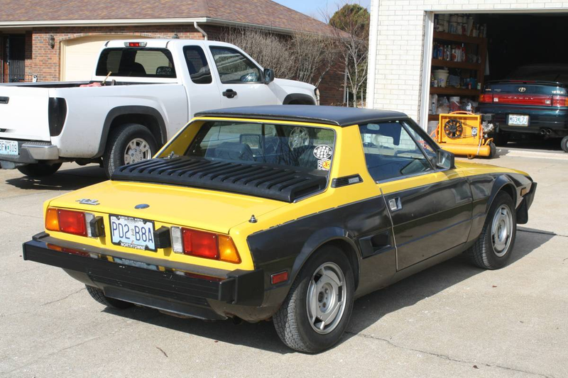 Illustration for article titled For $3,500, Could This 1984 Fiat/Bertone X1/9 Win The Whole Shootin’ Match?